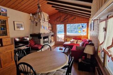 Gîte pour 4 personnes, avec vue ainsi que terrasse et vue sur le lac, animaux acceptés dans Champex-Lac