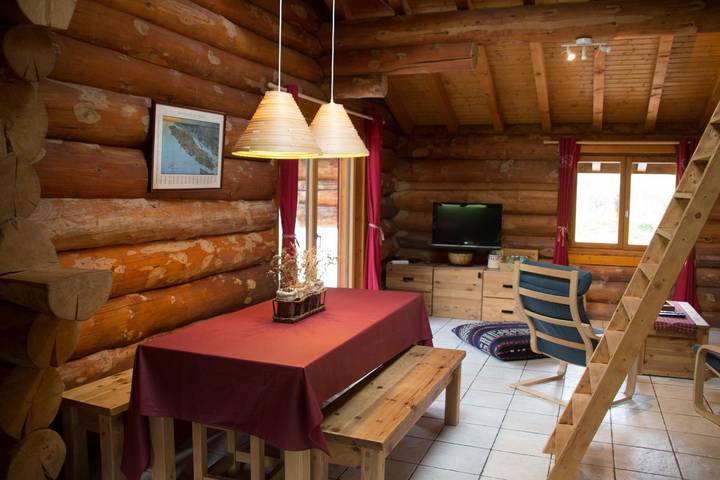 Gîte pour 6 personnes, avec jardin et terrasse à La Pesse - 4