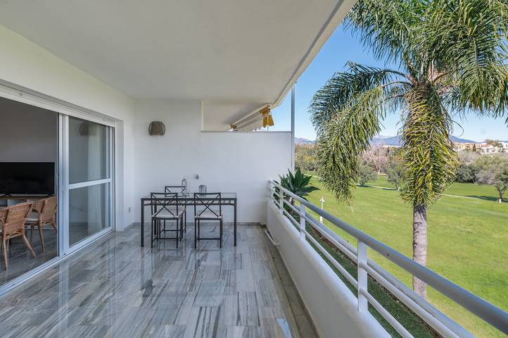 Gîte pour 6 personnes, avec jardin ainsi que terrasse et piscine à San Pedro Alcantara - 4