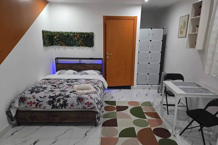 Ganze Wohnung, Cosy renovated studio - Comfort & convenience in Bourgoin-Jallieu, La Tour-du-Pin und Umgebung