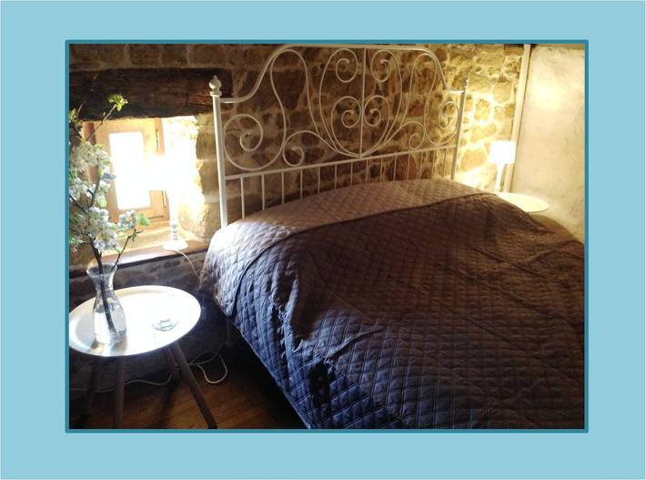 Gîte pour 4 personnes, avec piscine, animaux acceptés dans Terres-de-Haute-Charente - 2
