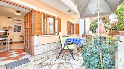 Ferienwohnung für 3 Personen, mit Terrasse, mit Haustier in Novigrad