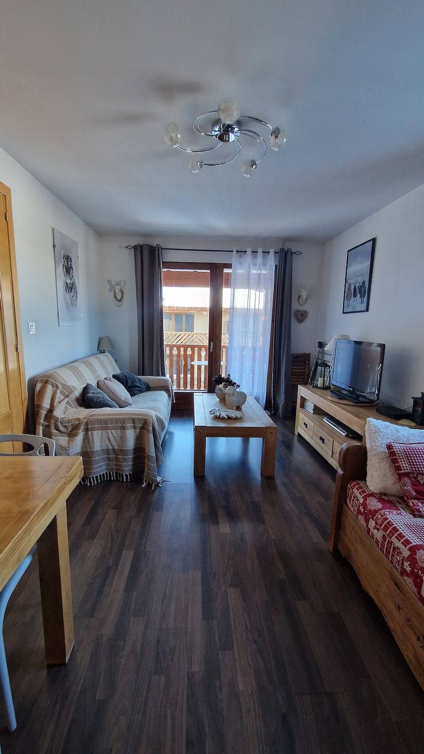 Apartamento entero, Apartamento «Le Madres» con vistas al lago y terraza privada in Les Angles, Región de Prades (Francia)