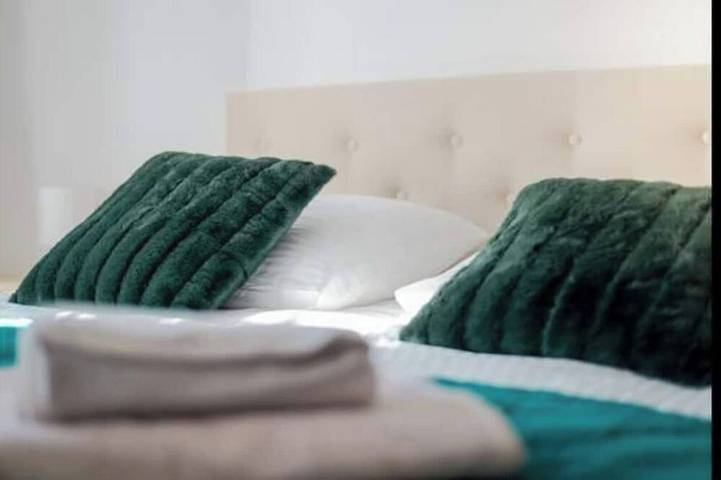 Entire apartment, Apartment in the heart of old Antibes in Antibes, Mediterranean Coast (France)