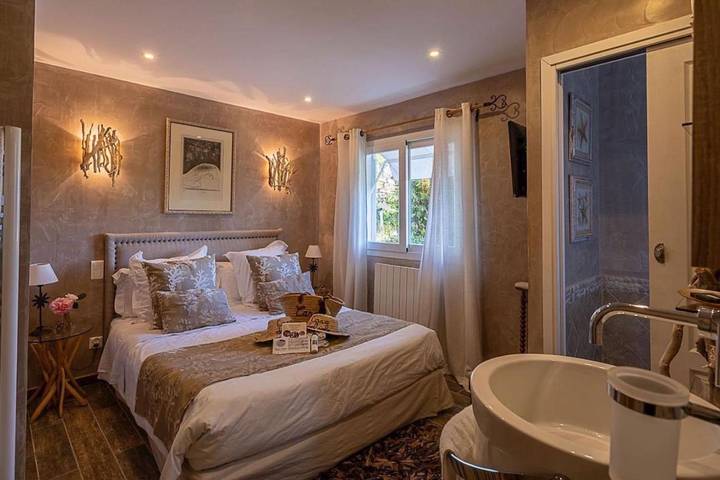 Chambre d’hôte pour 2 personnes, avec jacuzzi et sauna ainsi que jardin et piscine à Sari-Solenzara - 3
