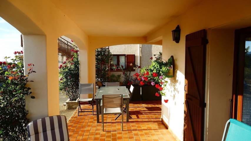 Gîte pour 4 personnes, avec terrasse ainsi que jardin et piscine dans Haute-Corse - 3