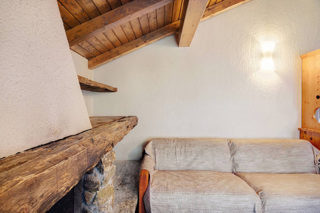 Entire apartment, Apartment 'Chalet Meridiana Appartamento 10' with Mountain View in Livigno (Town), Livigno