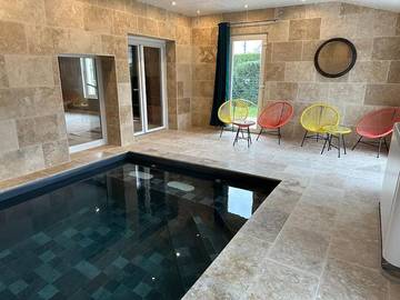 Gîte pour 14 personnes, avec jardin ainsi que piscine et terrasse, animaux acceptés dans Frignicourt