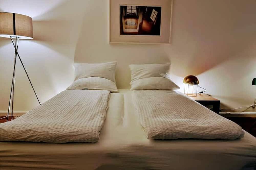 Ganze Wohnung, Ruhig und hell, 180cm x 200cm Kingsize Bett in Ahrensburg, Kreis Stormarn
