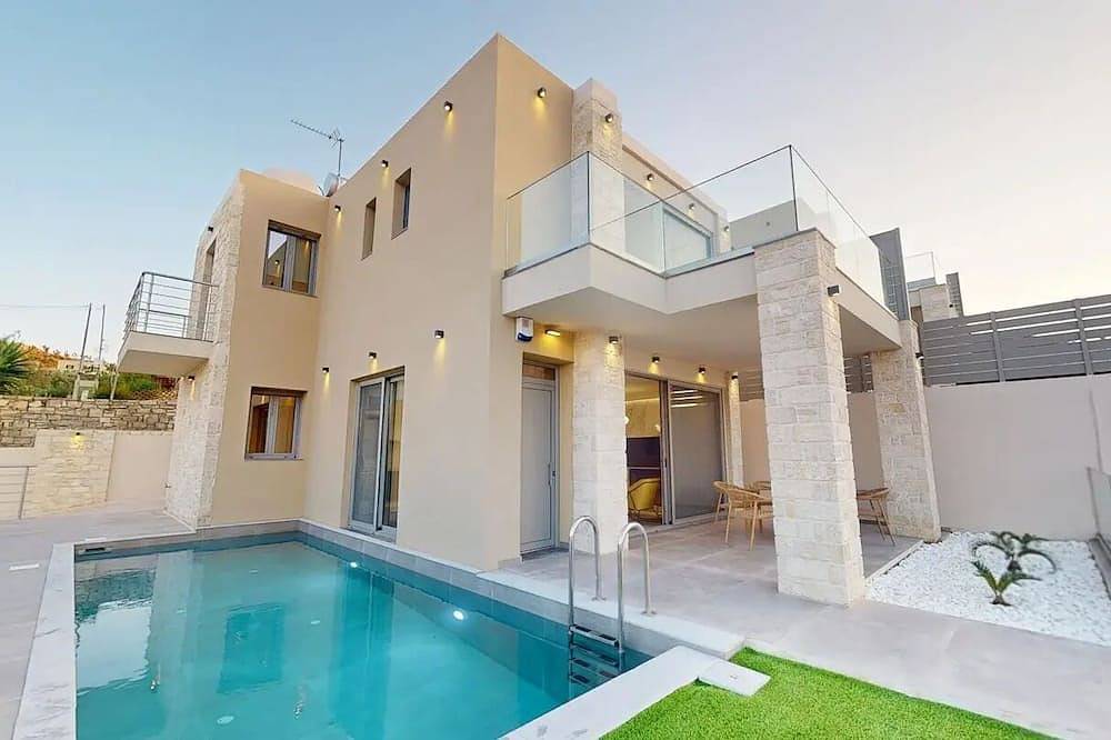 Cretan serenity Awaits: Elegant Mountain-View Villas with Private Pool in Kamilari, Iraklio-Heraklion und Umgebung