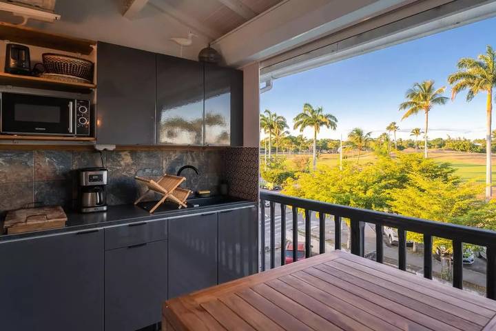 Location de vacances pour 4 personnes, avec piscine et terrasse en Guadeloupe