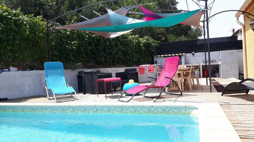 Gîte pour 2 personnes, avec Terrasse et Jardin ainsi que Piscine et Vue sur le lac à Saint-Nazaire (Pyrénées-Orientales)