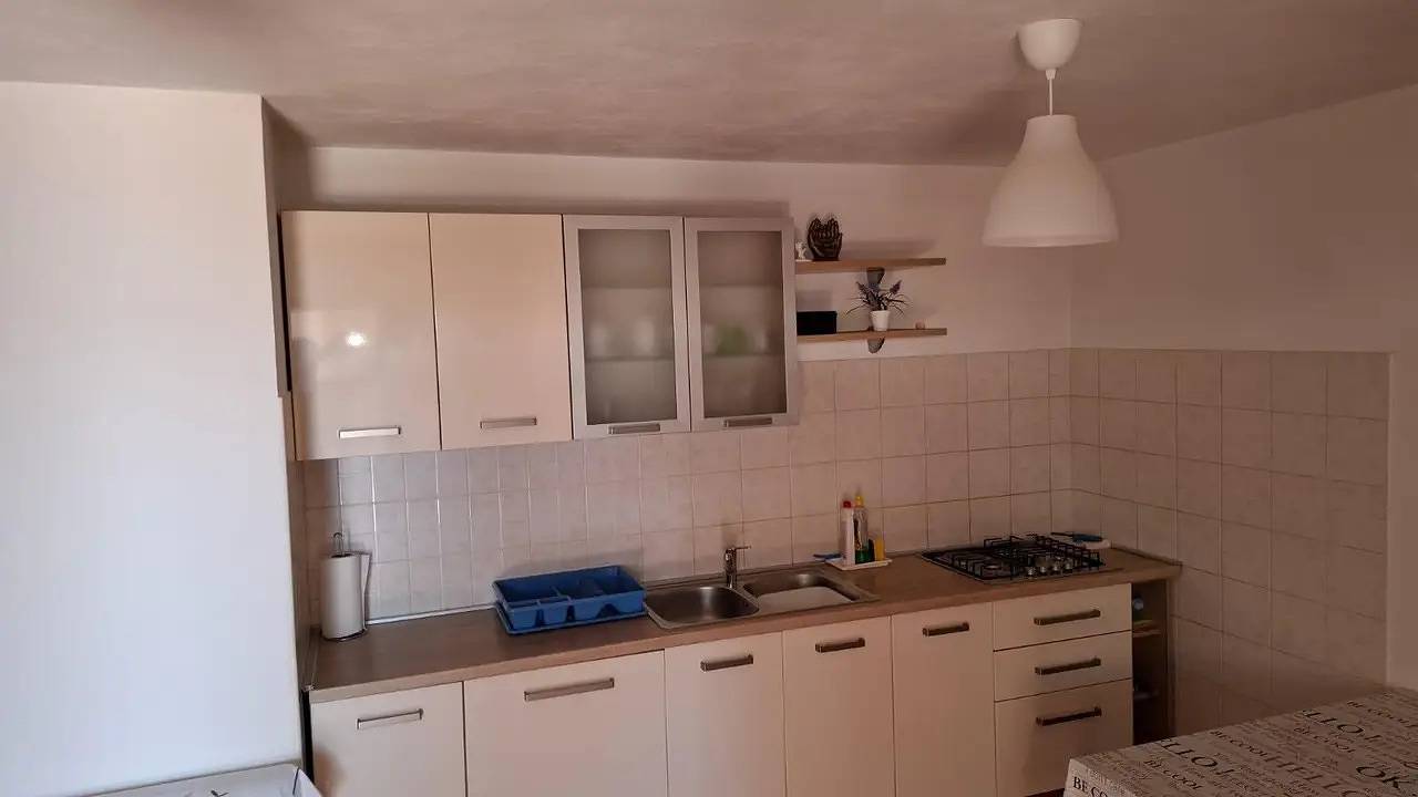Casa vacanza per 5 persone con terrazza in Gdinj, Isola di Lesina