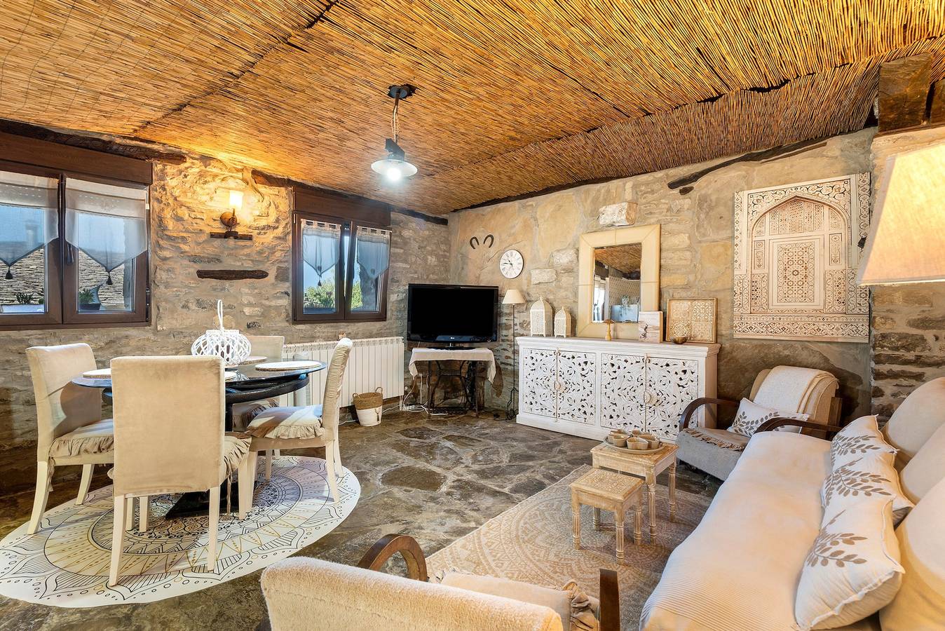 Ferienhaus 'Regalate Paz 2' mit Bergblick, privatem Pool und Wlan in Caldearenas, Spanische Pyrenäen
