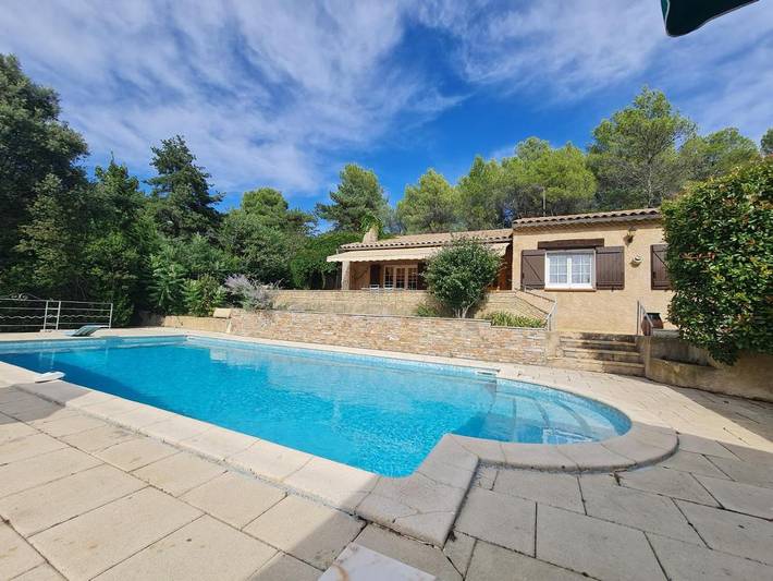 Location de vacances pour 8 personnes, avec vue ainsi que piscine et jardin à Saint-Julien - 2
