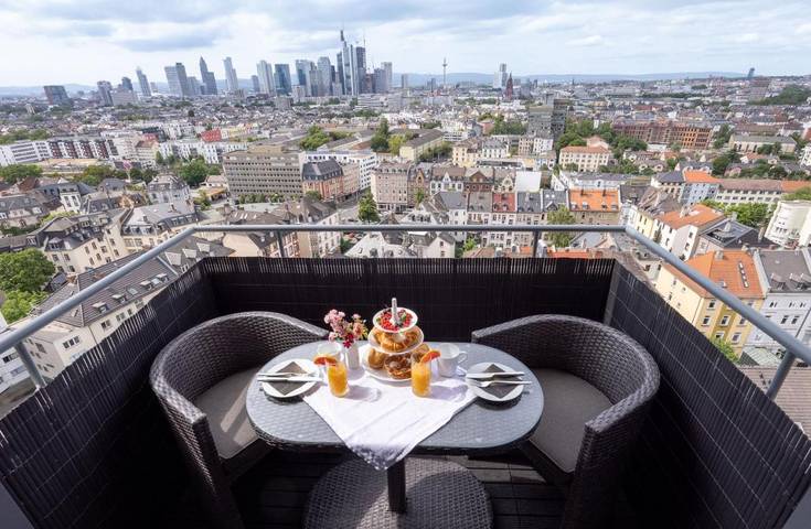 Location de vacances pour 3 personnes, avec Balcon et Terrasse ainsi que Piscine et Sauna à Francfort-sur-le-Main
