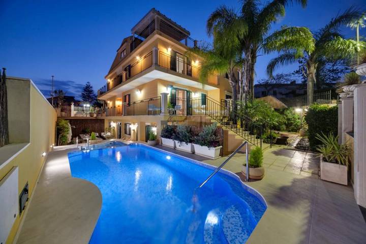 Gîte pour 15 personnes, avec jardin et jacuzzi à Ragusa - 3