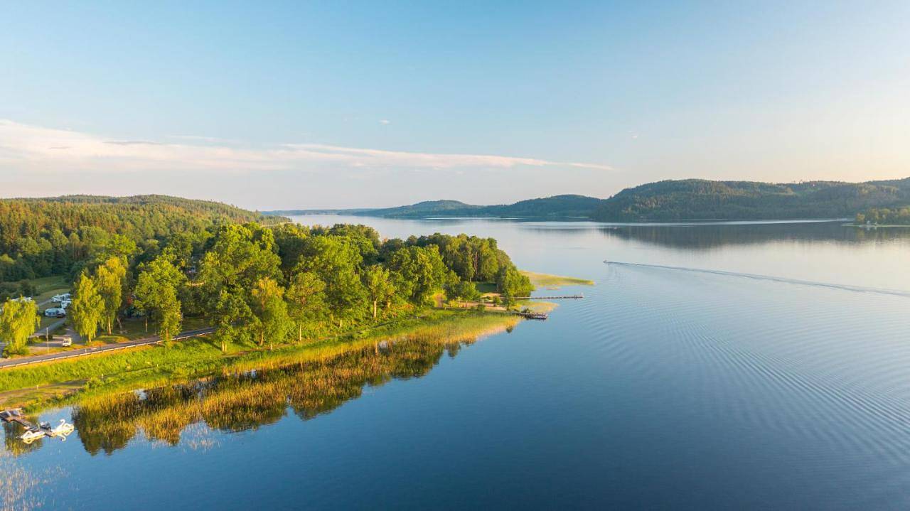 Skotteksgarden Lakefront Cottages and Camping near Ulricehamn in Marbäcks distrikt, Västergötland