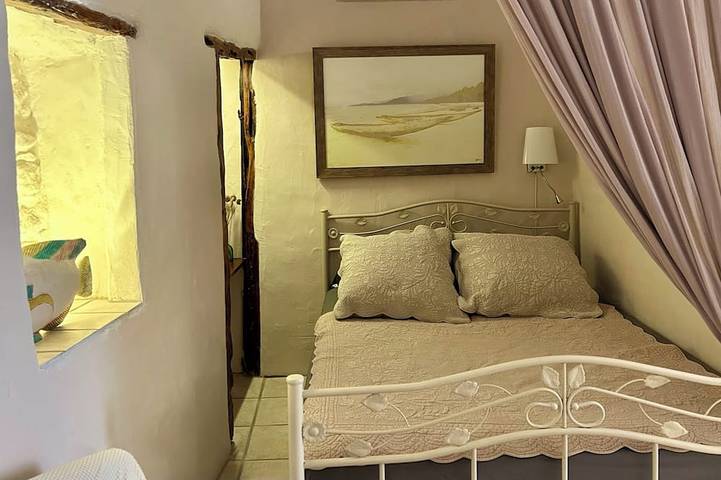 Ganze Wohnung, Bonifacio Haute-Ville: großes renoviertes charmantes Studio aus dem 14. Jahrhundert, klimatisiert, Wifi in Bonifacio, Sartène und Umgebung