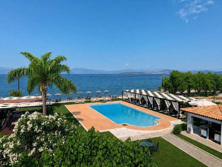 Appart’hôtel pour 2 personnes, avec Balcon et Terrasse ainsi que Jardin et Piscine