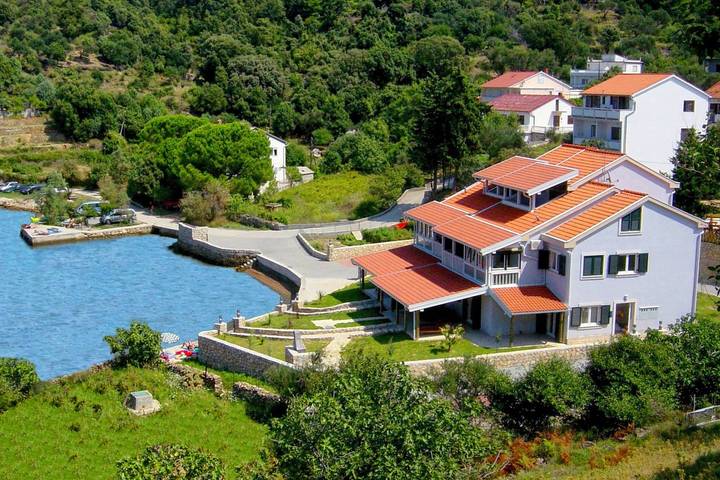 Entire apartment, Two bedroom apartment near beach Kampor, Rab A-3213-b in Plaža Miral, Kampor