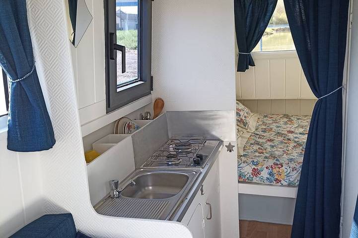 Péniche pour 2 personnes, avec terrasse, animaux acceptés dans le Cher - 3