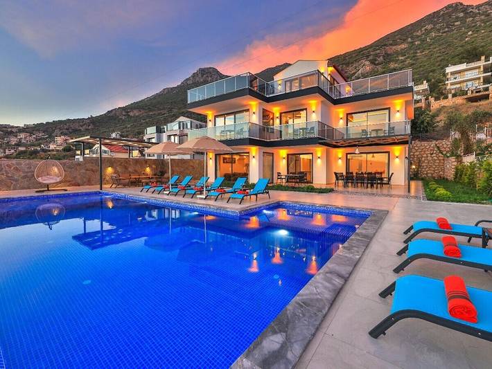 Apartment for 10 people, with terrace in Kalkan