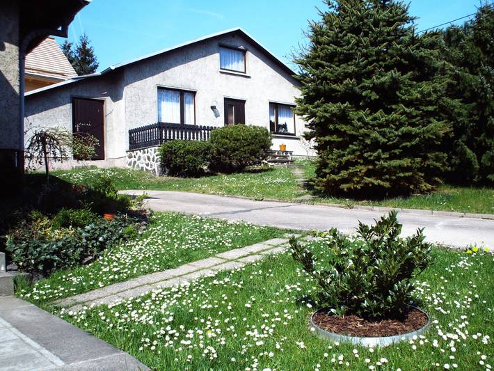 Ferienhaus für 2 Personen, mit Terrasse und Ausblick in Waltershausen