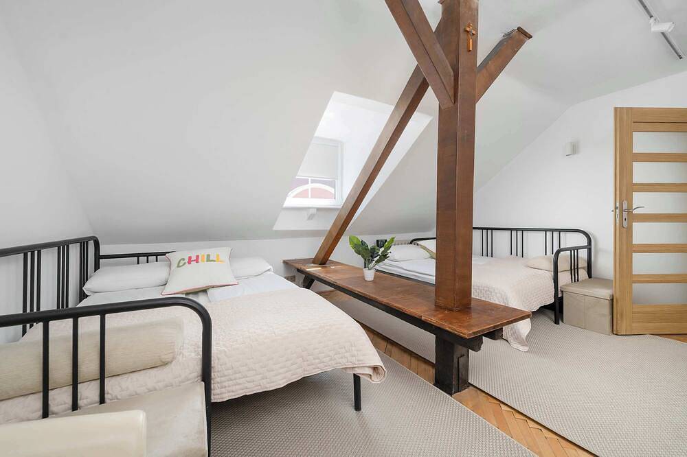 Ganze Wohnung, Geräumige Wohnung am Marktplatz von Breslau | Balkon in Breslau, Niederschlesien