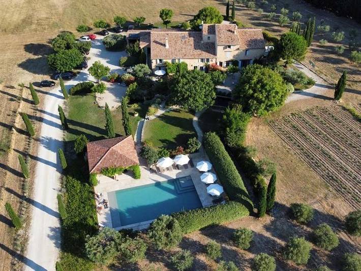 Chambre d’hôte pour 2 personnes, avec vue ainsi que jardin et piscine, animaux acceptés