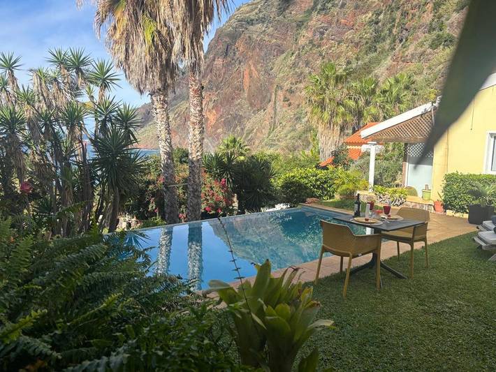 Gîte pour 3 personnes, avec vue ainsi que jardin et piscine à Jardim do Mar - 3