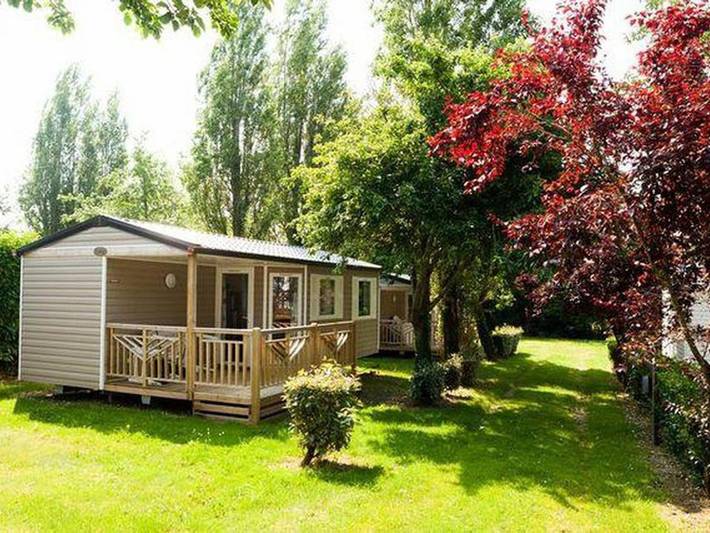 Camping für 4 Personen, mit Terrasse und Pool in Bénodet