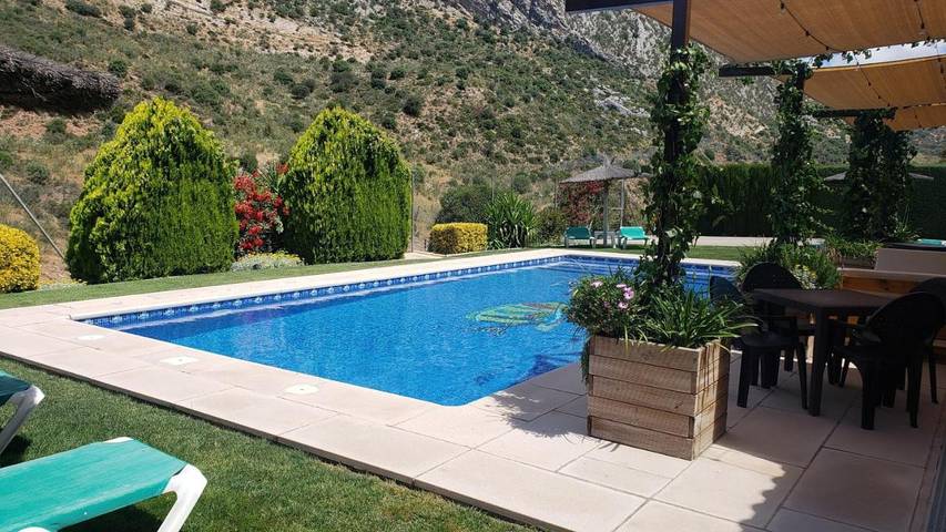 Casa rural para 13 personas, con jardín además de piscina y vistas en Benaoján - 4