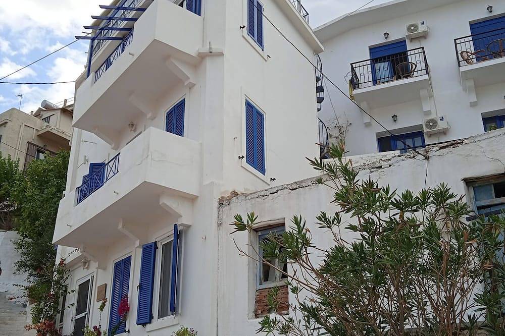 Ganze Wohnung, Alkistis Gemütlich von The Beach Apartment auf der Insel Ikaria in der Therma Bay - 2. Etage in Ikaria
