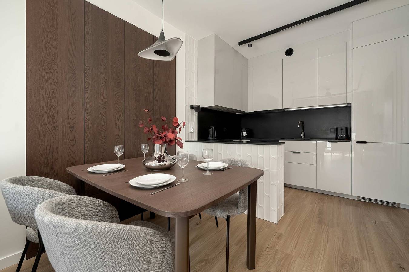 Entire apartment, Sikorskiego 13   Prestigious Apartment   Wroclaw   Parking in Wrocław, Lower Silesia