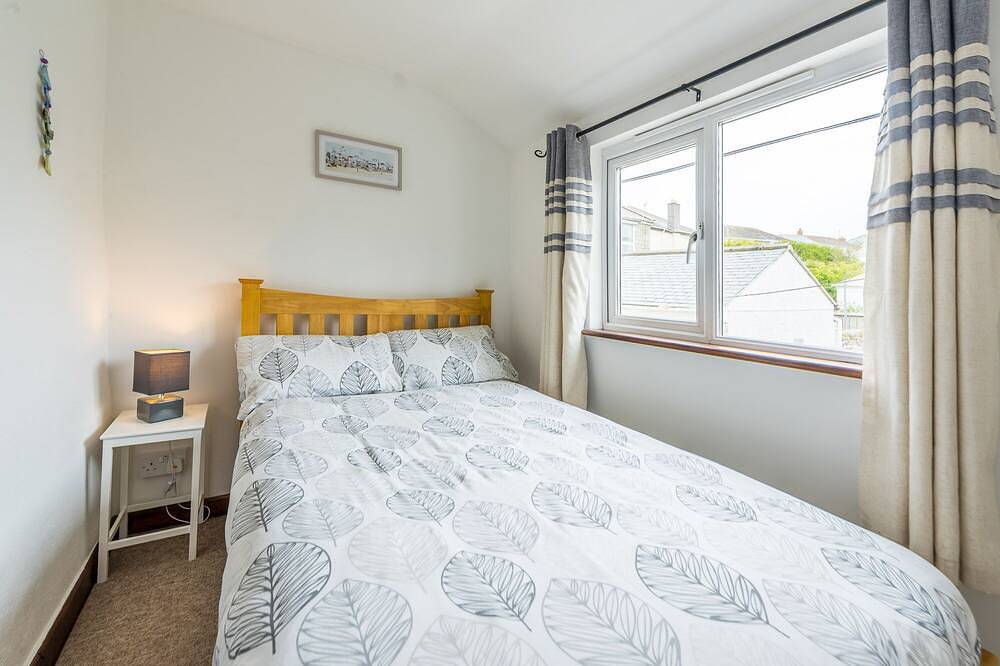 19th Century Fisherman's Cottage close to Porthleven Harbour and beach in Porthleven, Cornwall