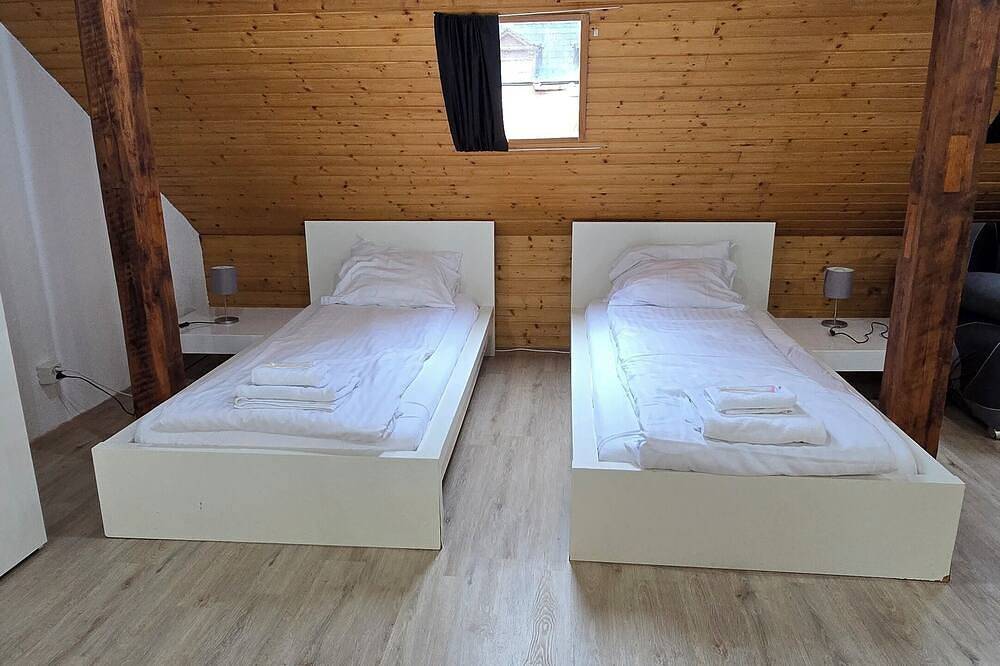 Ganze Wohnung, Cozy Studio for 3 with Roof terrace! in Zürich, Bezirk Zürich