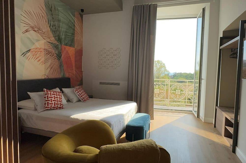 Entire apartment, Vesuvius Palace Aparthotel - Suite Marte in Ercolano, Vesuvio National Park