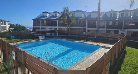 Gîte pour 2 personnes, avec terrasse et piscine dans La Bretagne