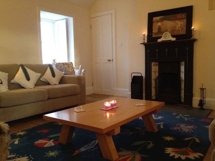 Charming quirky coastal Cottage Port Ellen in Argyll & Bute