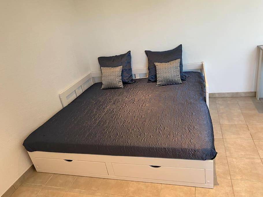 Appartement entier, One-Bedroom Apartment in Le Pontet, Vaucluse