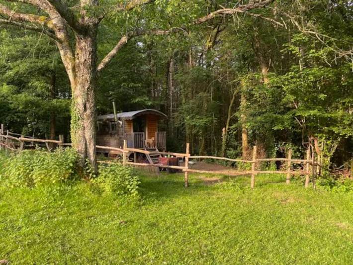 Maison de campagne pour 4 personnes, avec vue ainsi que terrasse et jardin à Bassignac-le-Bas - 2