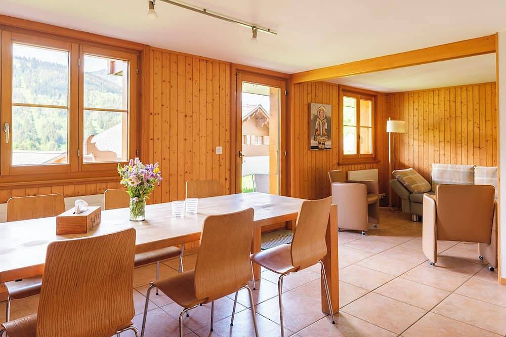 Ganze Wohnung, Sonnige Wohnung mit schöner Aussicht auf die Berge und das Dorf in Les Diablerets, Ormont-Dessus (Les Diablerets)