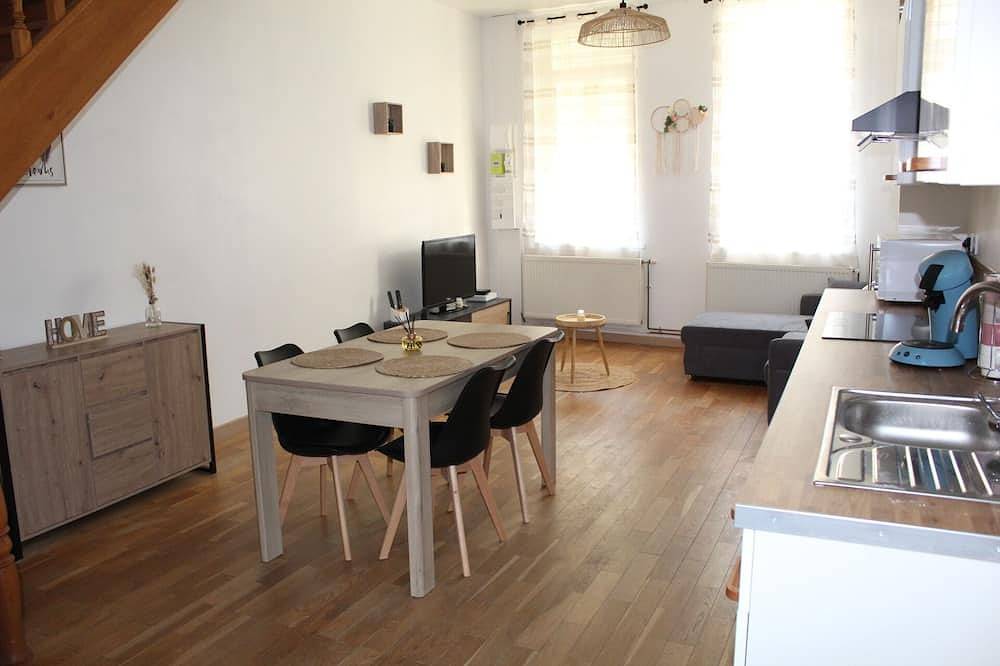 Entire apartment, 60 m2 duplex apartment in town center in Saint-Amand-les-Eaux, Valenciennes region