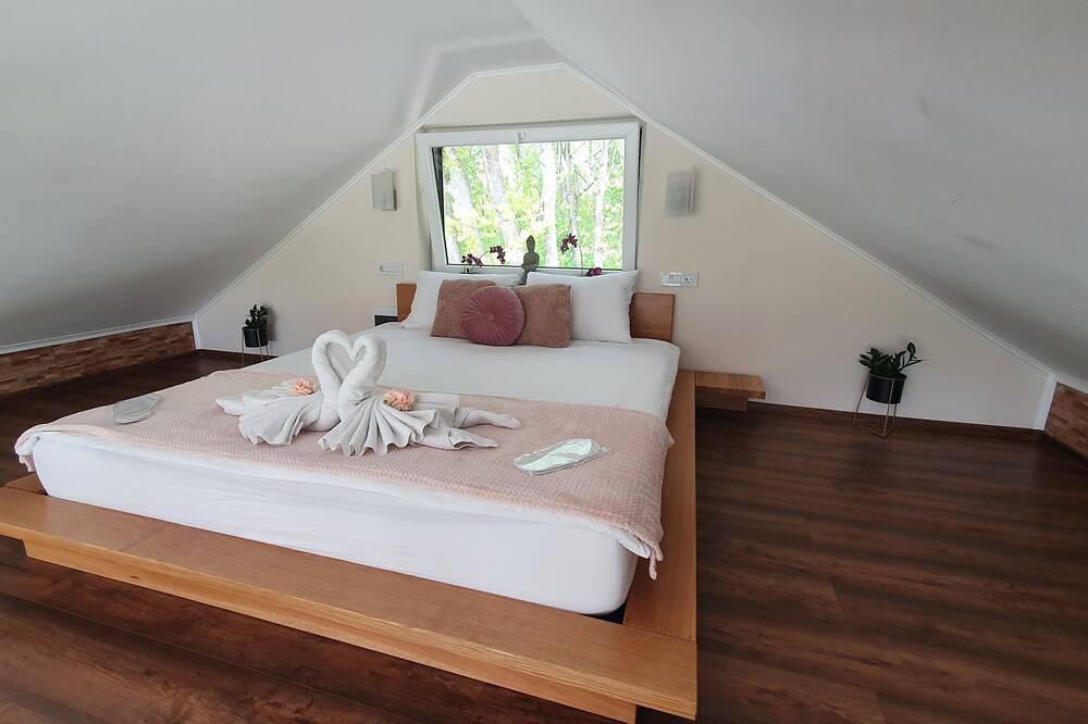 Moderne Villa mit Pool und Jacuzzi auf ruhigem Oriovac-Hügel in Slawonien. in Brod-Posavina