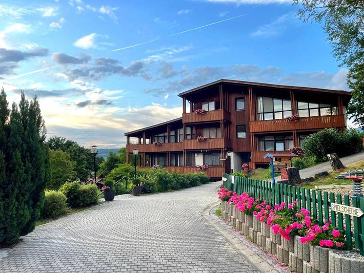 Ferienhaus für 2 Personen, mit Balkon und Whirlpool sowie Terrasse und Garten in Grafenwiesen - 3
