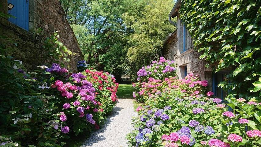 Gîte pour 4 personnes, avec Terrasse ainsi que Jardin et Vue à La Grée-Saint-Laurent