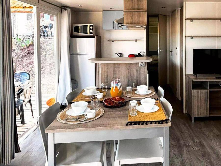 Camping Tikayan Les Cigales - Mobilhome 8 personas - Indiana 4 Habitaciones 6/8 Personas Aire Acondicionado + Tv in Le Muy, Region de Draguignan