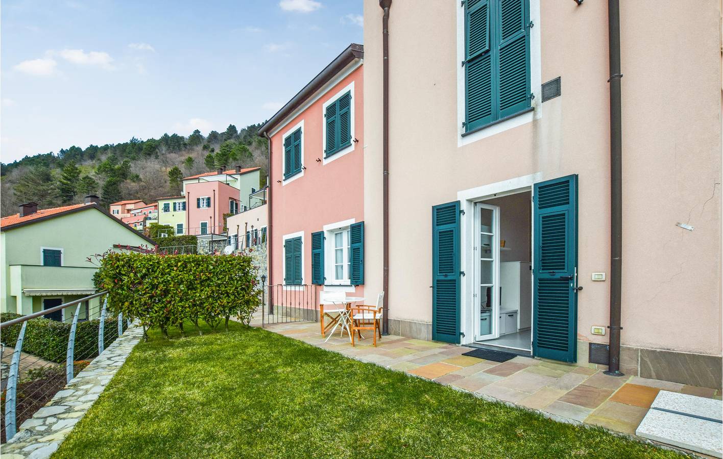 Entire holiday apartment, Magliolo Oasis: A/C, Pool, Garage, & WiFi! in Magliolo, Ligurian Alps