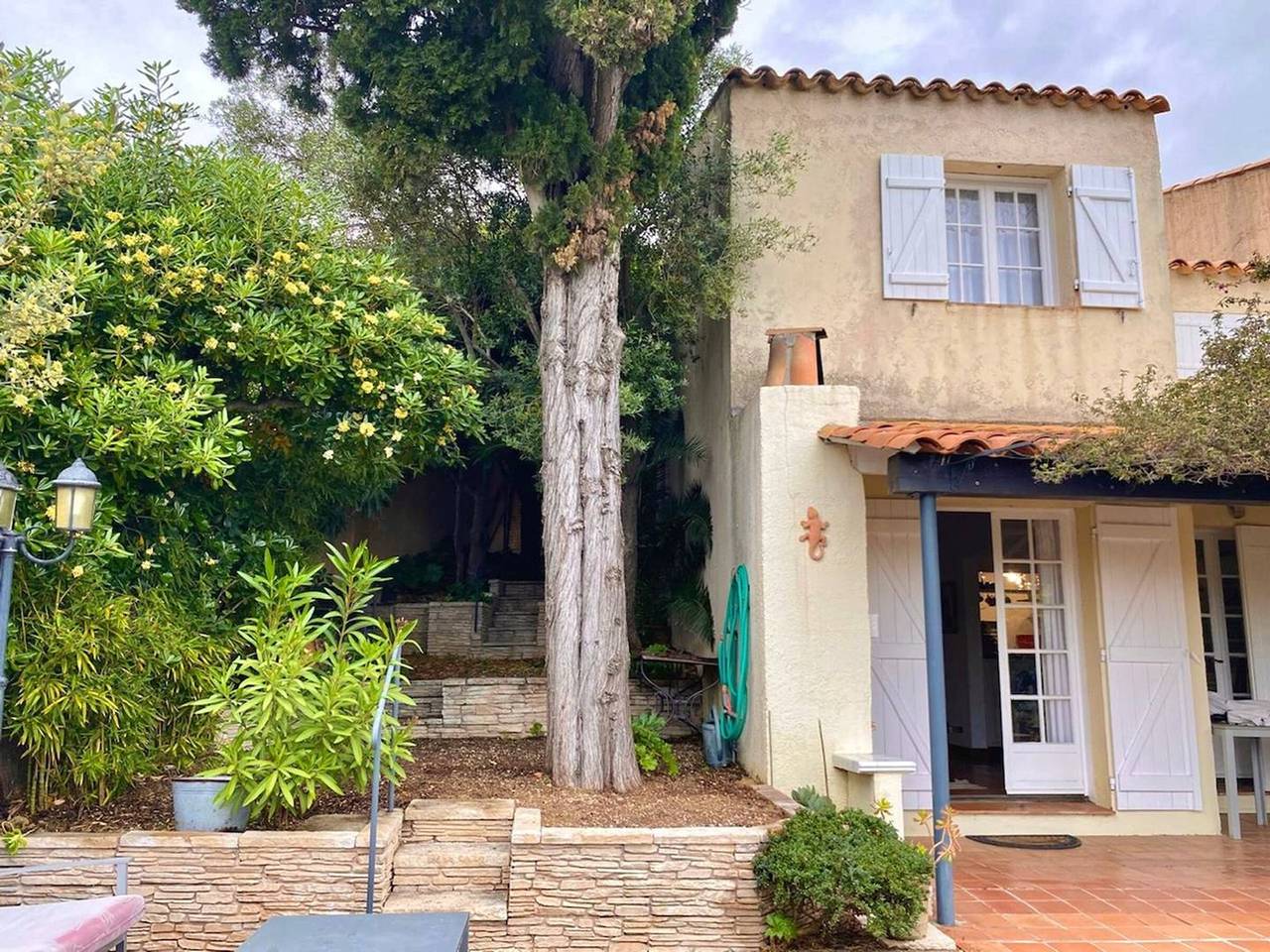 Mas mit 2 Schlafzimmern, Terrasse und privatem Garten in La Croix-Valmer, Draguignan Region